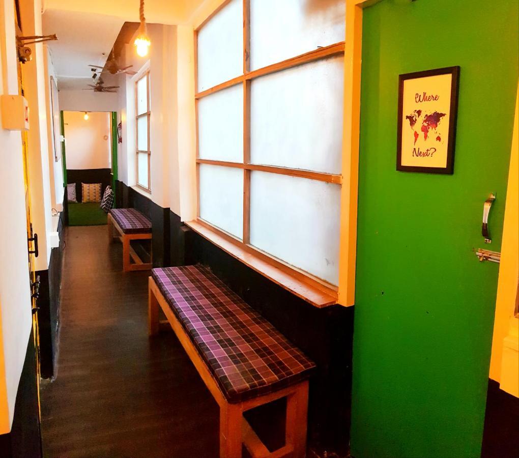 Хостел Bombay Backpackers Экстерьер фото