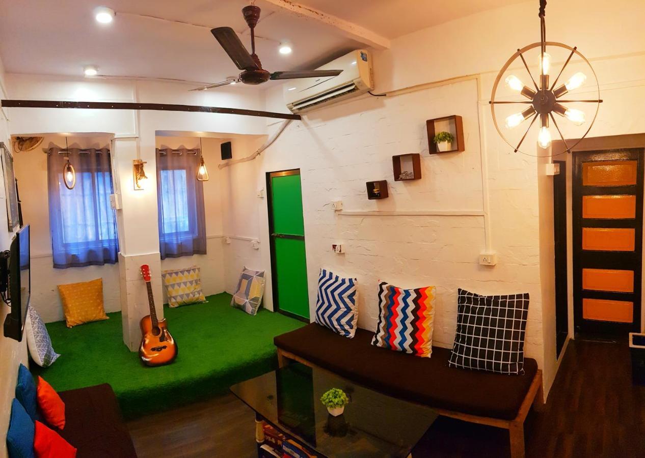 Хостел Bombay Backpackers Экстерьер фото