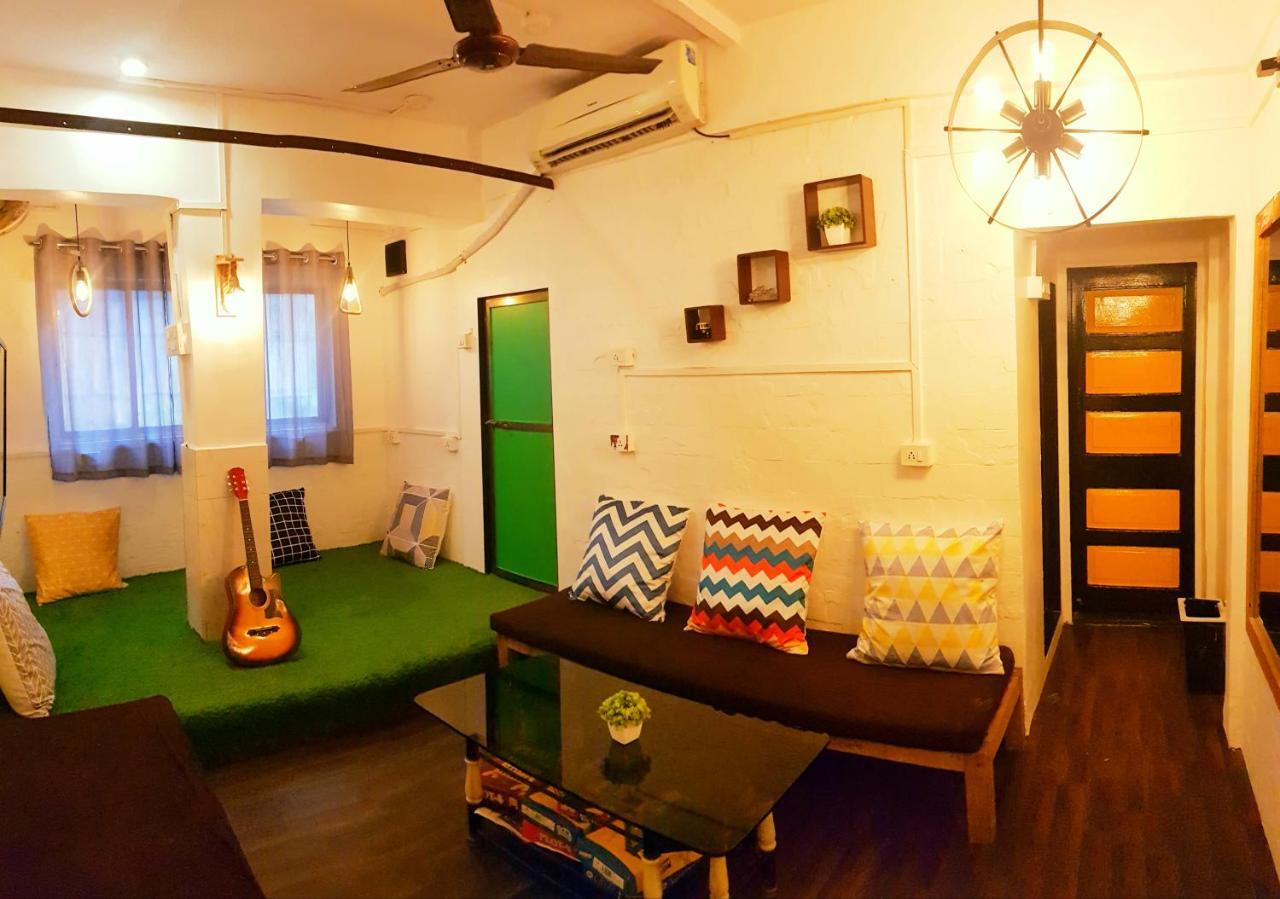 Хостел Bombay Backpackers Экстерьер фото
