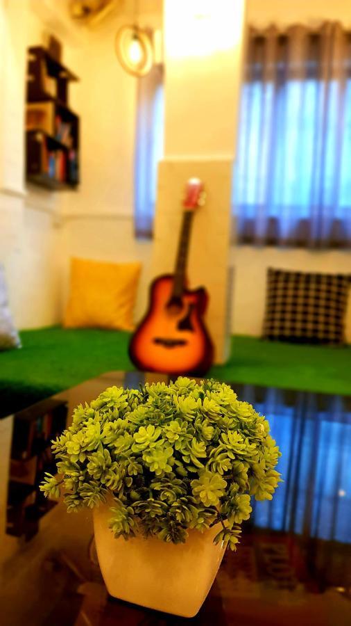 Хостел Bombay Backpackers Экстерьер фото